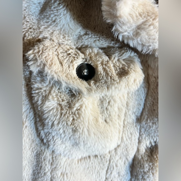 Teddy jacket by CiSono size Medium,
Cream Teddy jacket button up w front pockets - Picture 4 of 10